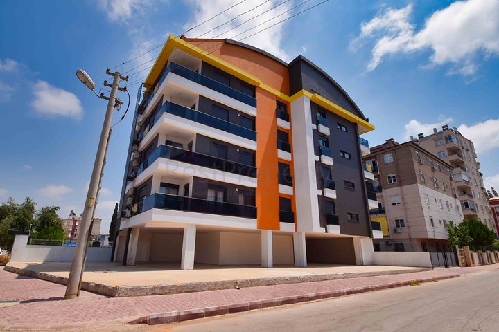 Новое комплексное здание в центре города Анталии