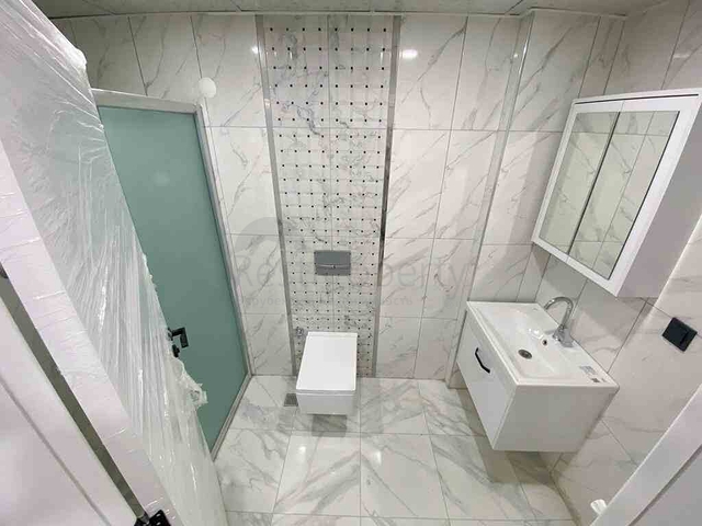 Новое комплексное здание в центре города Анталии