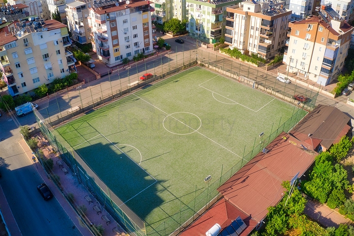 Новое комплексное здание в центре города Анталии