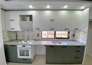 Новое комплексное здание в центре города Анталии