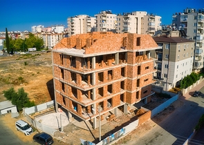 Новое комплексное здание в центре города Анталии