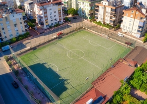 Новое комплексное здание в центре города Анталии