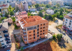 Новое комплексное здание в центре города Анталии