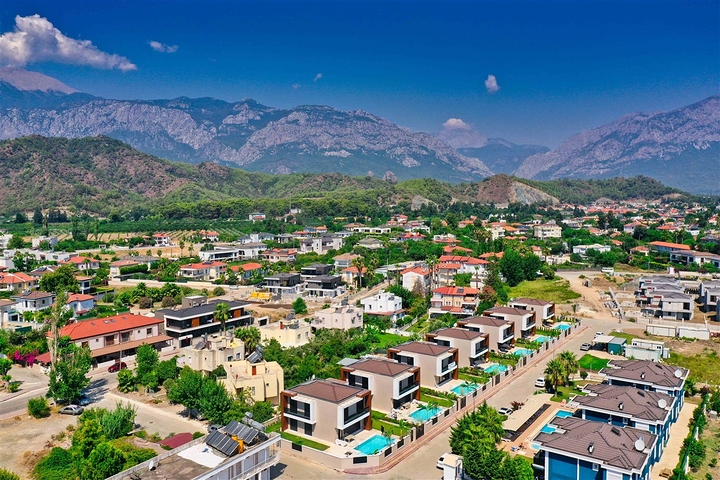 Виллы в микрорайоне Чамюва , Кемер - Анталия .