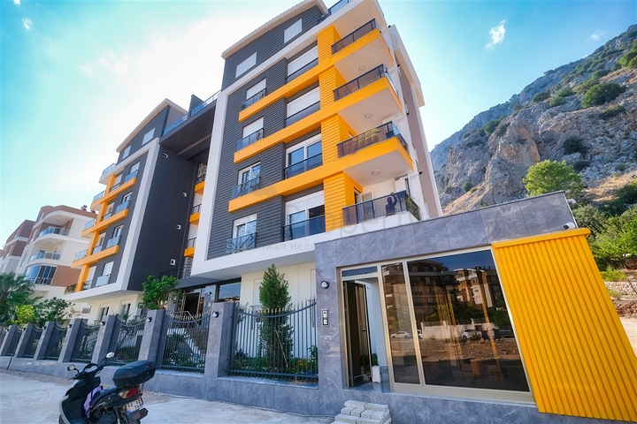 Квартиры планировок 1+1 в новом комплексе в районе Хурма