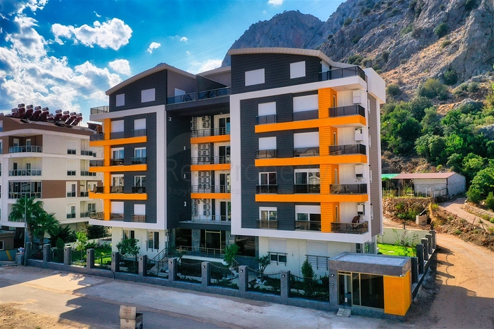 Квартиры планировок 1+1 в новом комплексе в районе Хурма