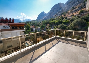 Квартиры планировок 1+1 в новом комплексе в районе Хурма