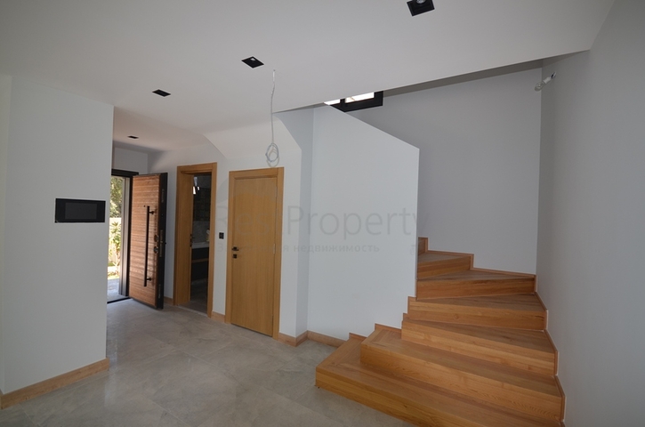 Отдельно стоящая вилла 5+1 в районе Фетхие