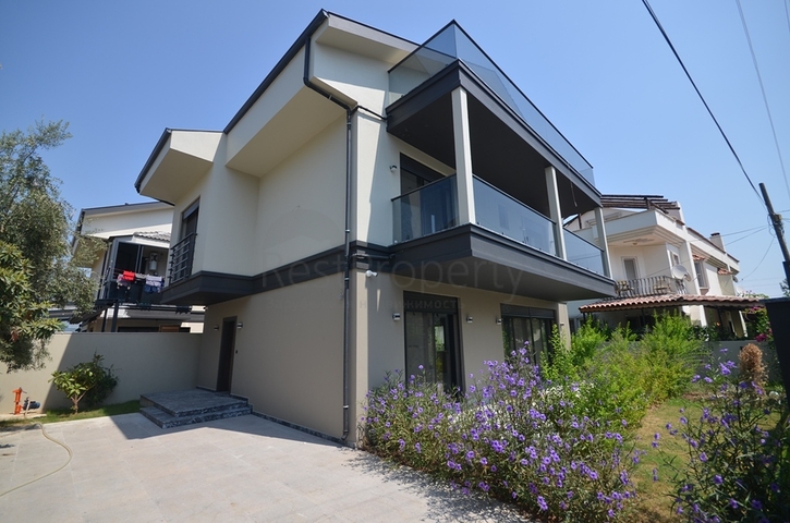 Отдельно стоящая вилла 5+1 в районе Фетхие