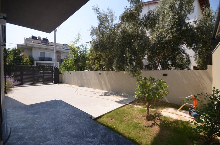 Отдельно стоящая вилла 5+1 в районе Фетхие