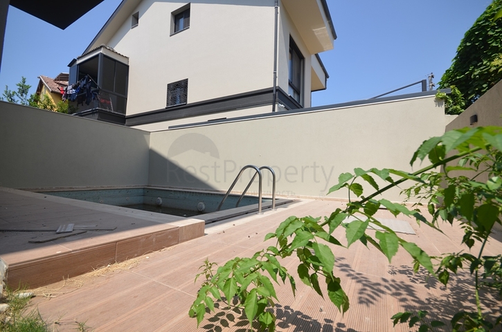 Отдельно стоящая вилла 5+1 в районе Фетхие