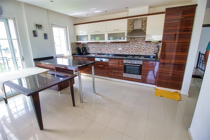 Квартира планировки 3+1 дуплекс в районе Сиде - Анталия 