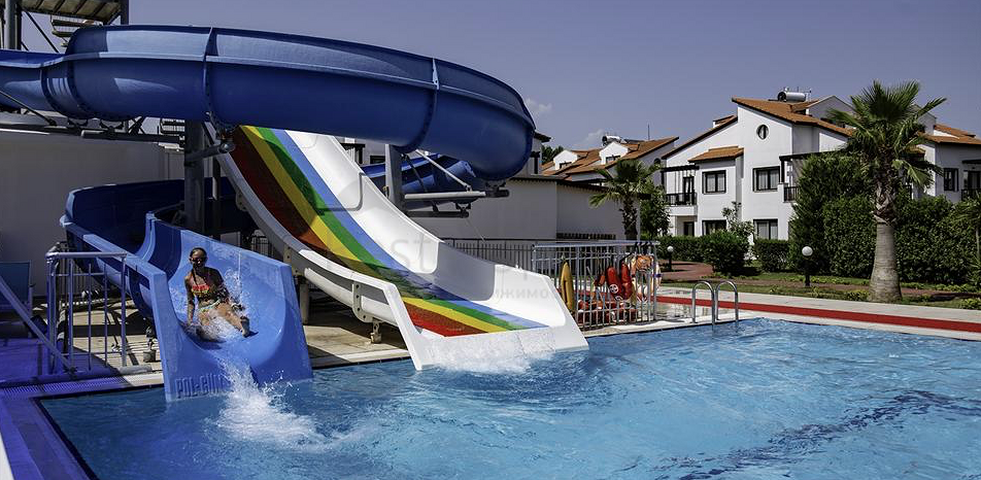 Вилла 3+1 с мебелью в комплексе гостиничного типа в Белеке Анталья