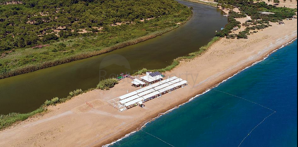 Вилла 3+1 с мебелью в комплексе гостиничного типа в Белеке Анталья