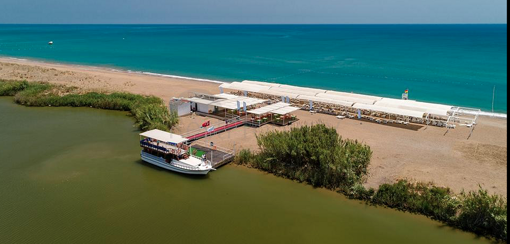 Вилла 3+1 с мебелью в комплексе гостиничного типа в Белеке Анталья