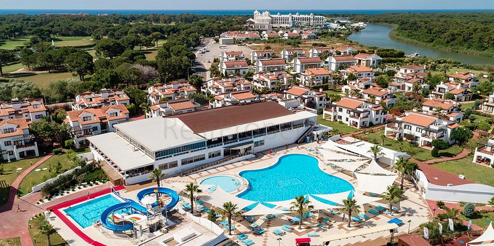 Вилла 3+1 с мебелью в комплексе гостиничного типа в Белеке Анталья