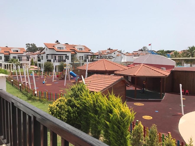 Вилла 3+1 с мебелью в комплексе гостиничного типа в Белеке Анталья