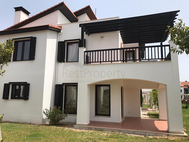 Вилла 3+1 с мебелью в комплексе гостиничного типа в Белеке Анталья