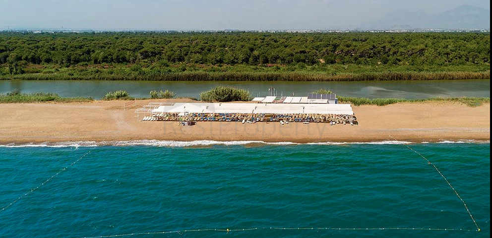 Вилла 3+1 с мебелью в комплексе гостиничного типа в Белеке Анталья