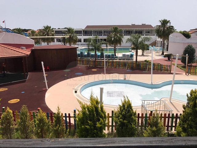 Вилла 3+1 с мебелью в комплексе гостиничного типа в Белеке Анталья