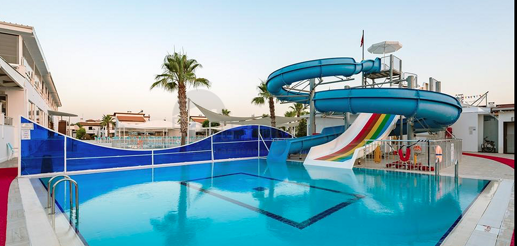 Вилла 3+1 с мебелью в комплексе гостиничного типа в Белеке Анталья