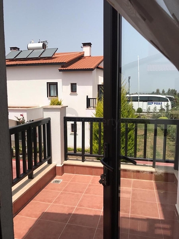 Вилла 3+1 с мебелью в комплексе гостиничного типа в Белеке Анталья