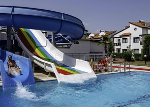 Вилла 3+1 с мебелью в комплексе гостиничного типа в Белеке Анталья