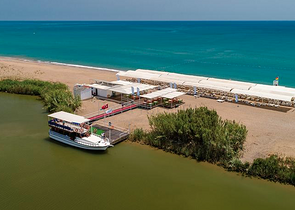 Вилла 3+1 с мебелью в комплексе гостиничного типа в Белеке Анталья