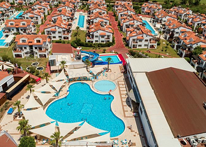 Вилла 3+1 с мебелью в комплексе гостиничного типа в Белеке Анталья