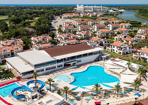 Вилла 3+1 с мебелью в комплексе гостиничного типа в Белеке Анталья