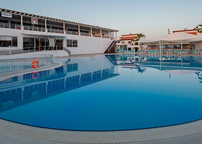 Вилла 3+1 с мебелью в комплексе гостиничного типа в Белеке Анталья