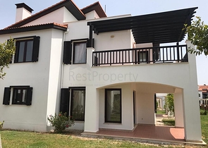 Вилла 3+1 с мебелью в комплексе гостиничного типа в Белеке Анталья