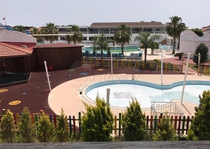 Вилла 3+1 с мебелью в комплексе гостиничного типа в Белеке Анталья