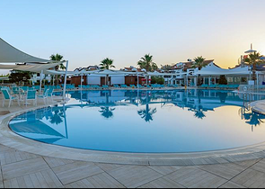 Вилла 3+1 с мебелью в комплексе гостиничного типа в Белеке Анталья