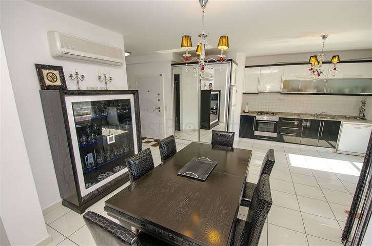 Квартира 3+1 с мебелью в комплексе в Хурме Коньяалты Анталья