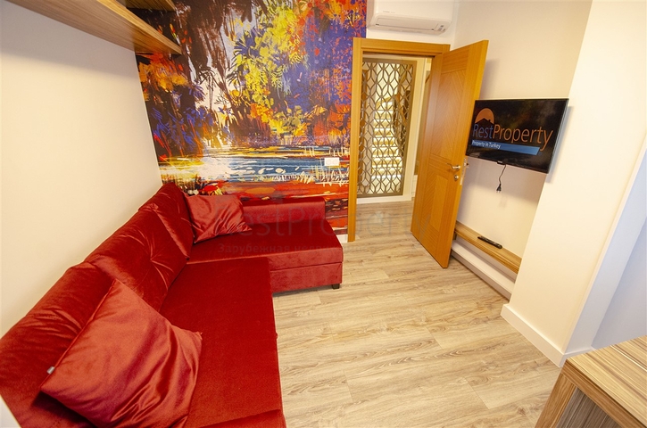 Пентхаус 3+1 с мебелью в 3 минутах ходьбы к морю в Анталии