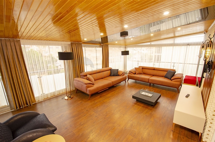 Пентхаус 3+1 с мебелью в 3 минутах ходьбы к морю в Анталии