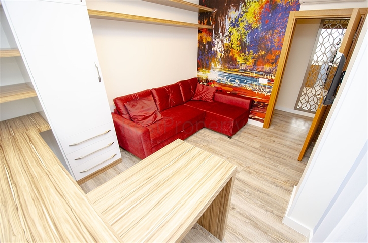 Пентхаус 3+1 с мебелью в 3 минутах ходьбы к морю в Анталии