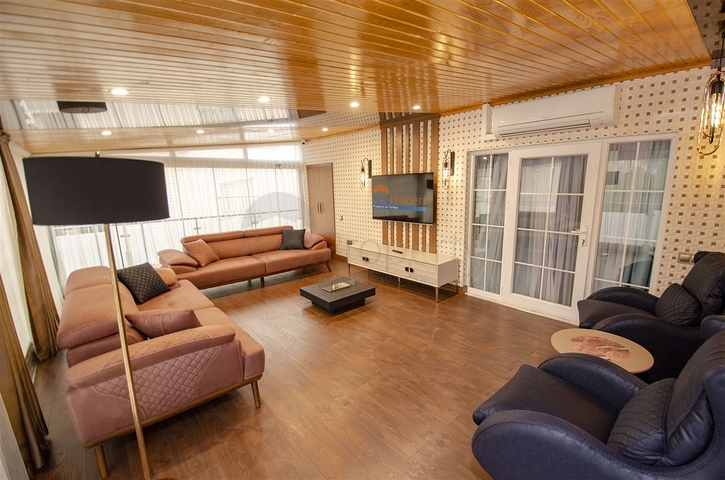 Пентхаус 3+1 с мебелью в 3 минутах ходьбы к морю в Анталии