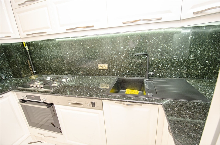 Пентхаус 3+1 с мебелью в 3 минутах ходьбы к морю в Анталии