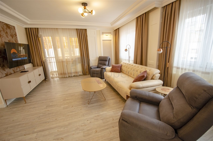 Пентхаус 3+1 с мебелью в 3 минутах ходьбы к морю в Анталии