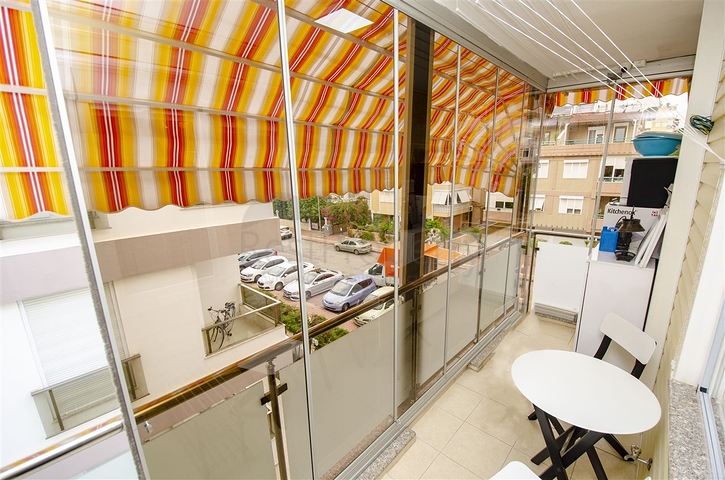 Пентхаус 3+1 с мебелью в 3 минутах ходьбы к морю в Анталии