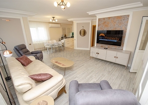 Пентхаус 3+1 с мебелью в 3 минутах ходьбы к морю в Анталии