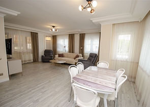 Пентхаус 3+1 с мебелью в 3 минутах ходьбы к морю в Анталии