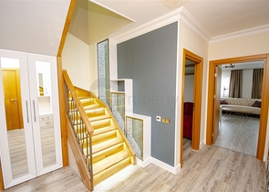 Пентхаус 3+1 с мебелью в 3 минутах ходьбы к морю в Анталии