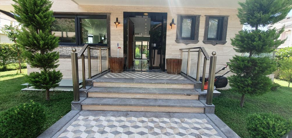 Отдельностоящая вилла 3+1 с бассейном в Кирише Кемере