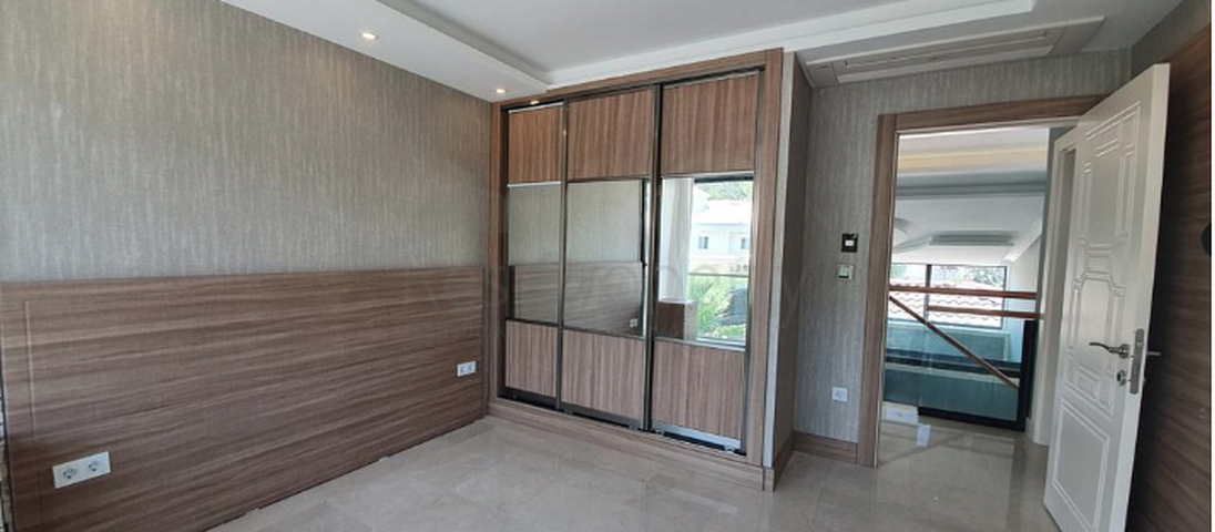 Отдельностоящая вилла 3+1 с бассейном в Кирише Кемере