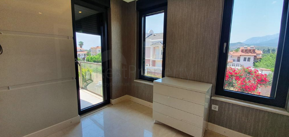 Отдельностоящая вилла 3+1 с бассейном в Кирише Кемере