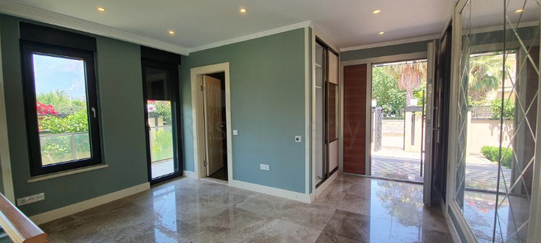 Отдельностоящая вилла 3+1 с бассейном в Кирише Кемере