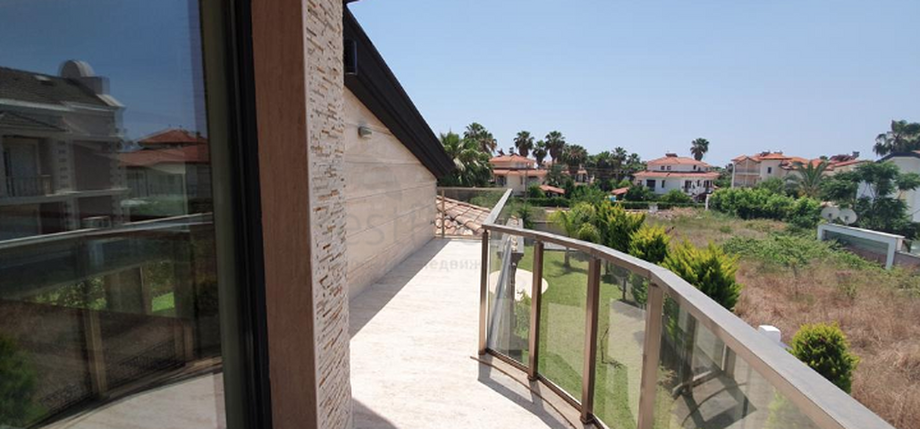 Отдельностоящая вилла 3+1 с бассейном в Кирише Кемере